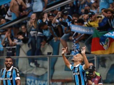 Gremio acompaña a Libertad y Católica pasa a la Sudamericana