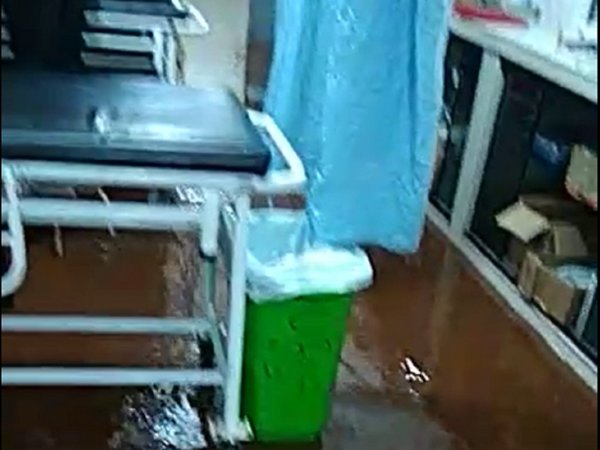 Salas del Hospital Regional de San Juan Bautista, inundadas
