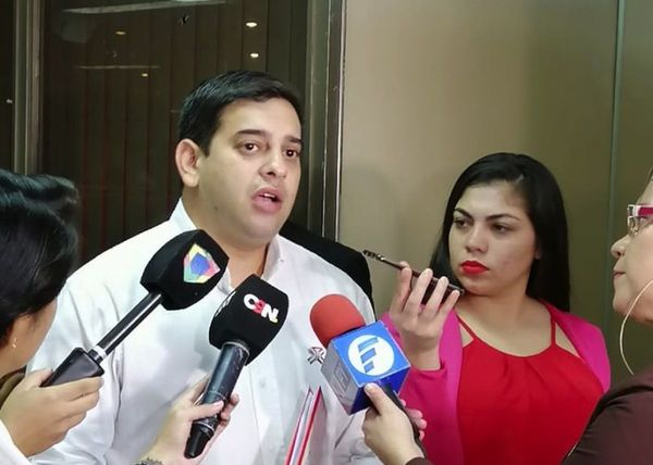 Concejal de Asunción plantea que la comuna indemnice por “baches”