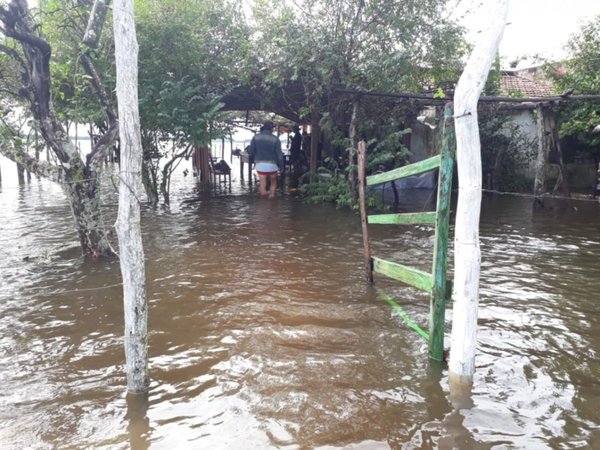 Inundaciones  en Ñeembucú golpean  también a más de 2.000 escolares