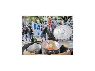 Iglesia pide a Macri una agenda abierta