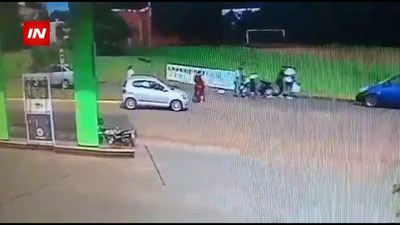 MUJER CHOCÓ, HUYÓ Y VOLVIÓ PARA AYUDAR COMO UNA SAMARITANA