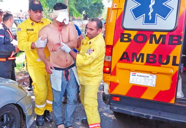 Brasileño se arranca un ojo y se revienta el otro | Diario Vanguardia 07