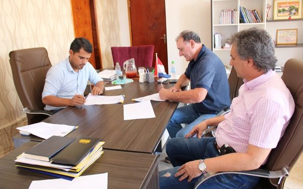 Firman convenio con recicladora para disponer de cubiertas