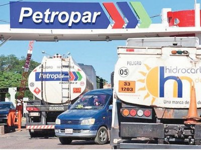 Petropar anunció suba del gasoil y micreros amenazan