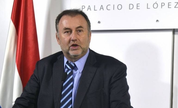 HOY / Excluyen a autos usados y proponen mayor tasa tributaria al tabaco, alcohol y electrónica