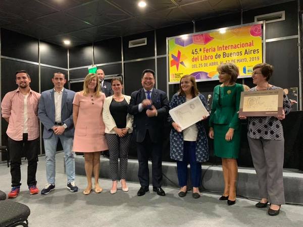 Presentan libros nacionales en la 45° FIL de Buenos Aires - ADN Paraguayo