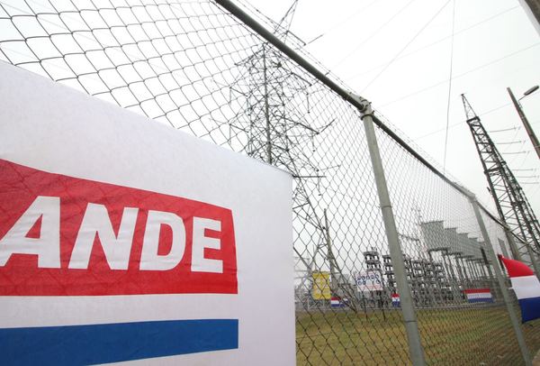 Subsidio de tarifa eléctrica sería inviable sin contar con fondos binacionales, sostiene presidente | .::Agencia IP::.
