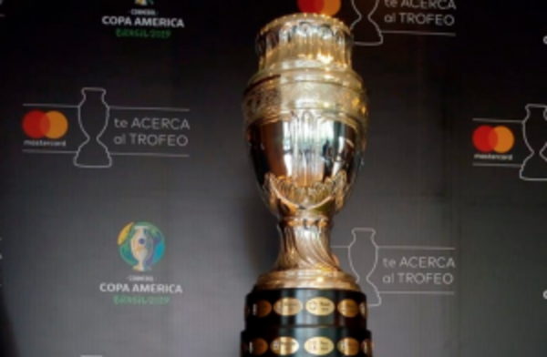 El trofeo inicia gira de exhibición en Colombia - ADN Paraguayo