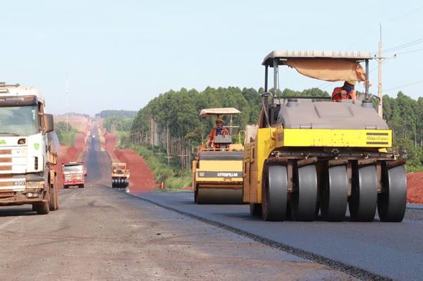 Rehabilitarán y pavimentarán tres tramos de 58 kilómetros en el departamento de Itapúa - ADN Paraguayo