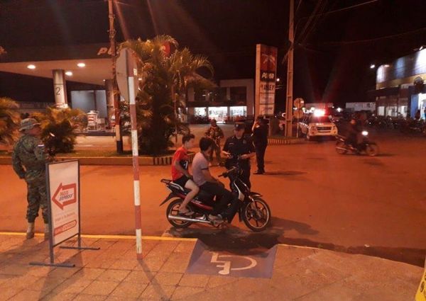 ¿Agentes que nos cuidan o polichorros con placa que los “autoriza” a delinquir? - Periodismo Joven - ABC Color