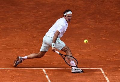 Federer y Djokovic pasan a cuartos de final en Madrid