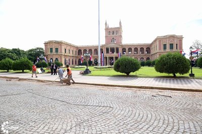 Restitución del adoquinado frente al Palacio de López concluirá en mayo | .::Agencia IP::.