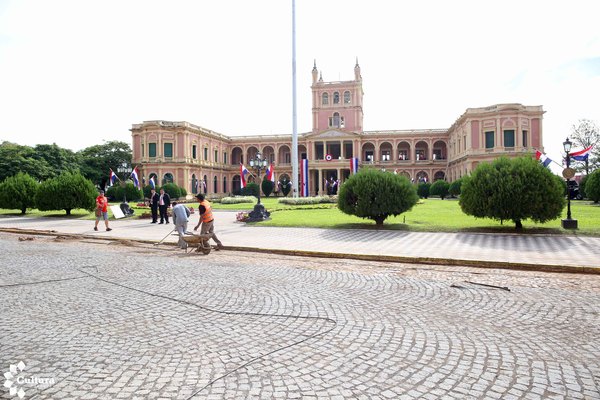 Restitución del adoquinado frente al Palacio de López concluirá en mayo | .::Agencia IP::.
