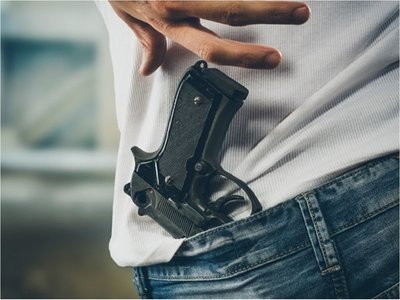 Adolescente hiere de un disparo a su primo de 12 años y está prófugo