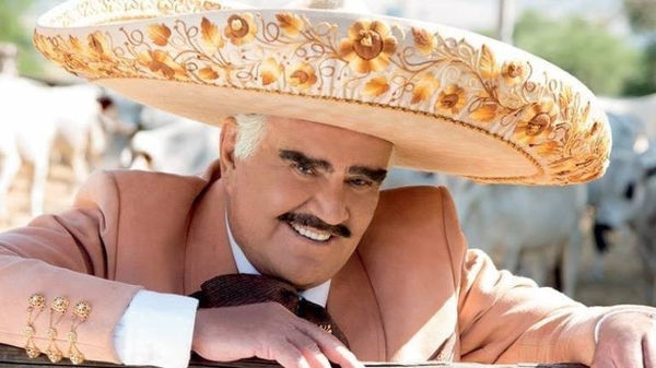 HOY / Vicente Fernández rechazó un trasplante de hígado por temor a que donante sea gay: risa mundial