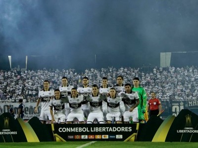Traspié y adiós invicto en Libertadores  - Radio 1000 AM