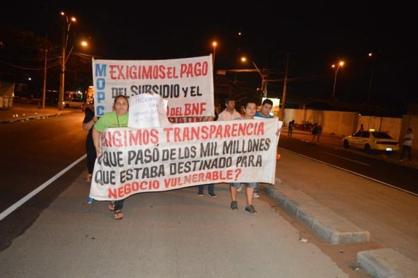 Frentistas exigen respuestas al MOPC - Nacionales - ABC Color