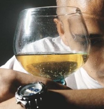 Por cada 4 birras al día el cerebro se achica ra’e
