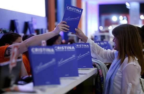Cristina Fernández presenta su libro como un “debate” en momentos “difíciles” - Internacionales - ABC Color
