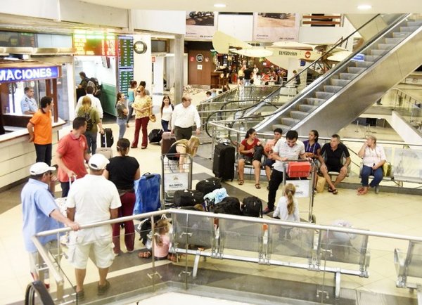 Nadie entra ni sale sin la vacuna antiamarílica - Edicion Impresa - ABC Color