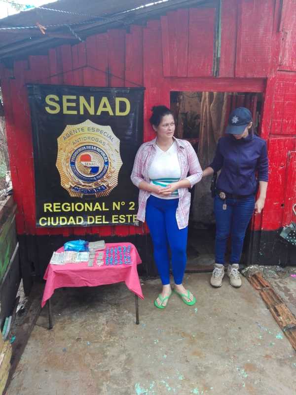 Senad y Fiscalía allanan vivienda e incautan insignificantes dosis de crack y marihuana