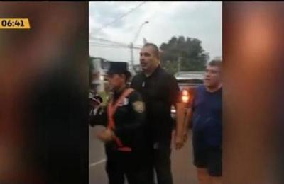 Mujer policía evitó un conflicto entre José Luís Chilavert y el conductor de un colectivo - C9N