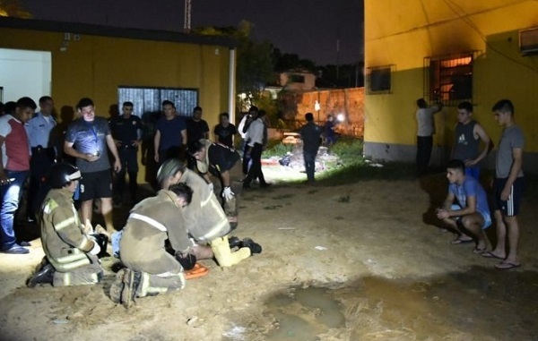 Policía muere tras incendio de comisaria