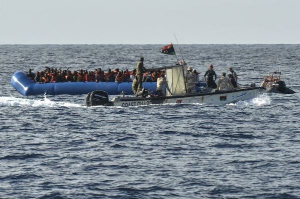 Al menos 70 migrantes muertos al naufragar un bote frente a la costa de Túnez | .::Agencia IP::.