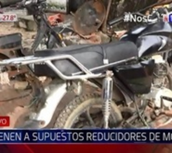 Tres detenidos tras robo y reventa de motocicleta - Paraguay.com