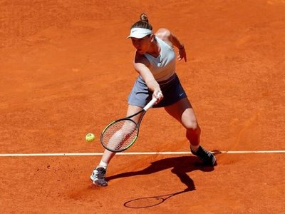 Halep logra la final y está a una victoria del número uno