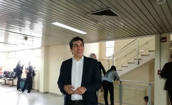 HOY / Excontralor irá cuatro años a Tacumbú y exsubcontralora, dos años al Buen Pastor