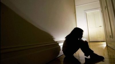 Trasladan a docente que acompañó a alumna a denunciar el acoso de un director » Ñanduti
