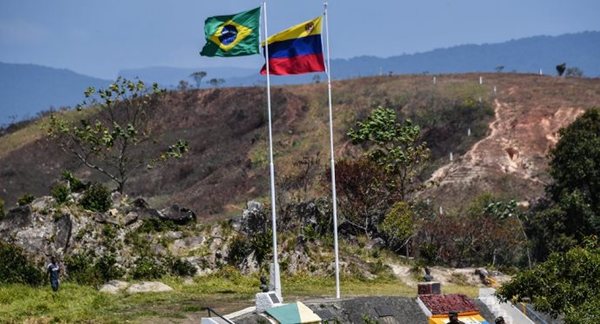 Venezuela reabre su frontera con Brasil y Aruba | .::Agencia IP::.