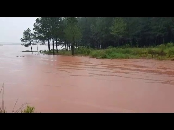 CLAUSURAN PASO POR PUENTE SOBRE LAGO SAN BENITO EN OBLIGADO