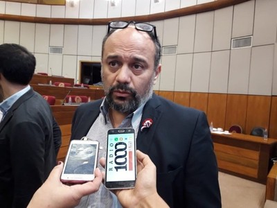 Salud Pública a favor de elevar como mínimo a un 70% el impuesto al tabaco - Radio 1000 AM