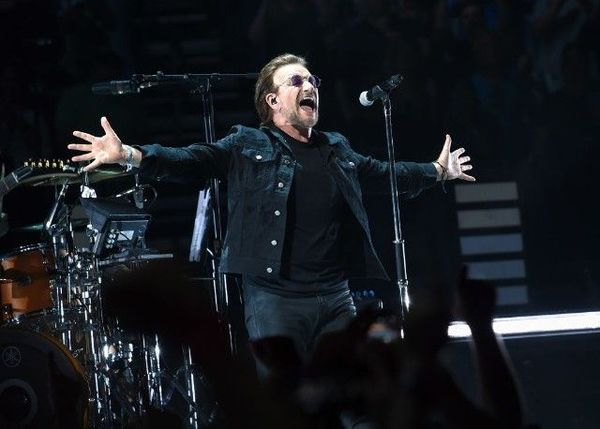 #Cápsula985 1960: nace el cantante Bono - Espectaculos - ABC Color