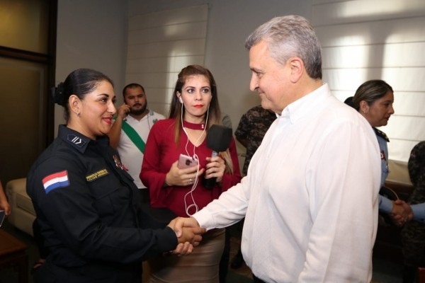 Villamayor reconoce labor de la mujer policía y del Grupo Lince - Radio 1000 AM