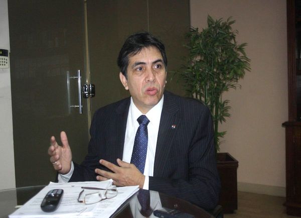 Condenan a ex contralor y ex subcontralora