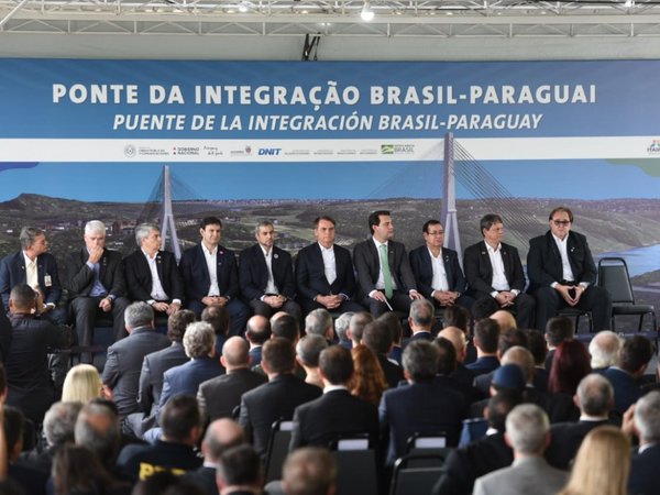 Mario Abdo y Bolsonaro inician obras del segundo puente