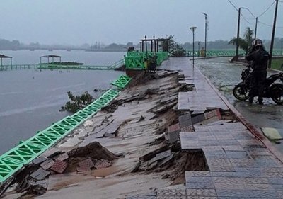 PILAR QUEDA SIN MOTOBOMBAS Y AGUAS AMENAZAN CON SOBREPASAR MURO