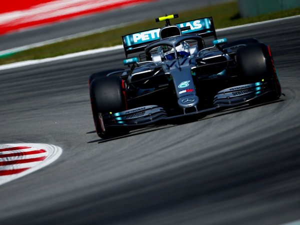 Bottas y Mercedes dominan en los ensayos de Montmeló