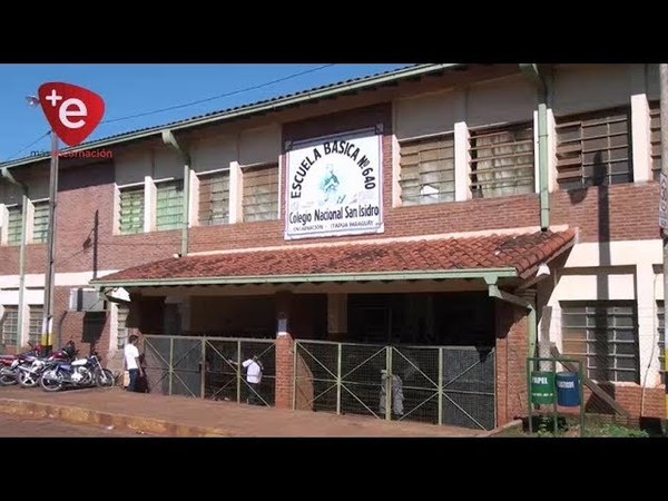 PADRES PAGAN SALARIO A DOCENTE
