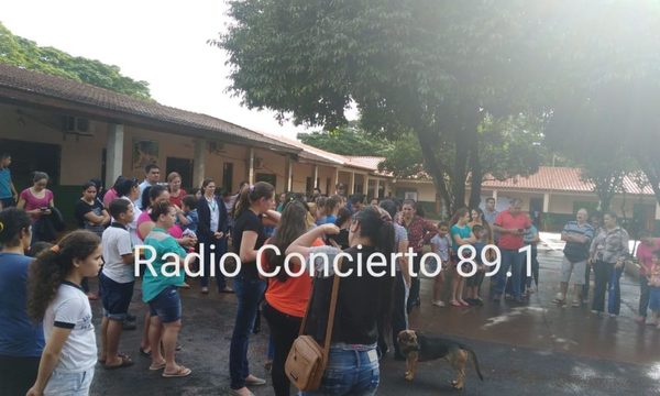 Se manifiestan contra docente presunto abusador