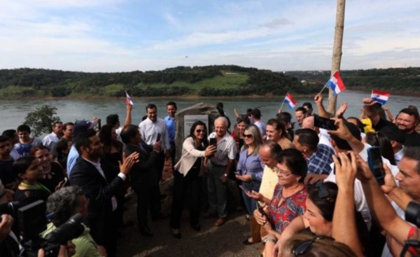 Franqueños celebraron con júbilo el inicio del puente en Franco