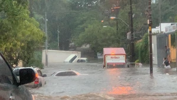 Paraguay sufre ante los embates de las lluvias y tormentas - Digital Misiones