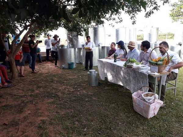 Productores reciben silos para almacenamiento de granos - ADN Paraguayo
