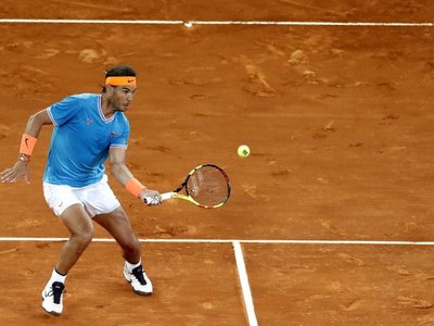 Nadal destroza a Wawrinka y se cita con Tsitsipas en semifinales