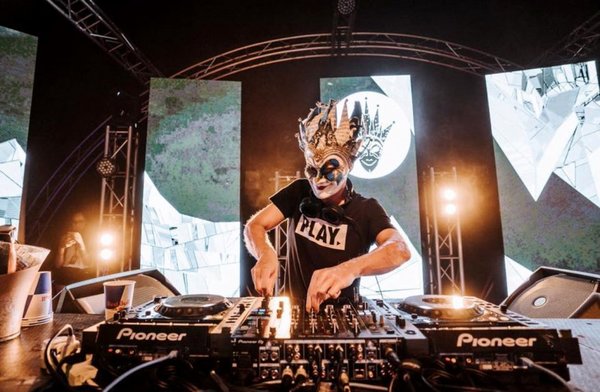 Boris Brejcha, el DJ enmascarado - Edicion Impresa - ABC Color