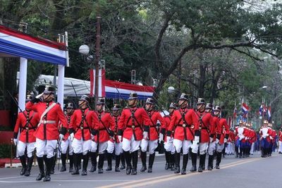 Fiesta Patrias: Ante crisis social suspenden tradicional parada militar